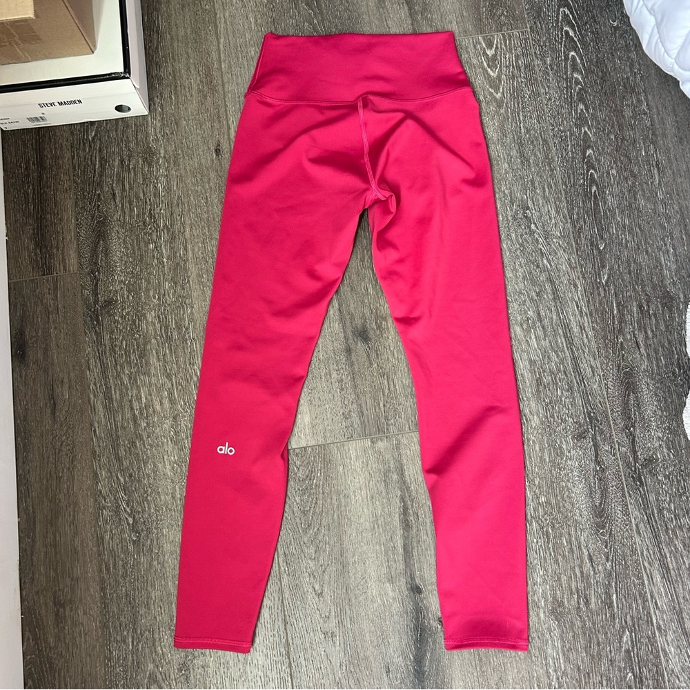 ALO Yoga High-Waist Magenta Leggings